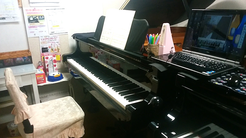 野澤ピアノのレッスン風景